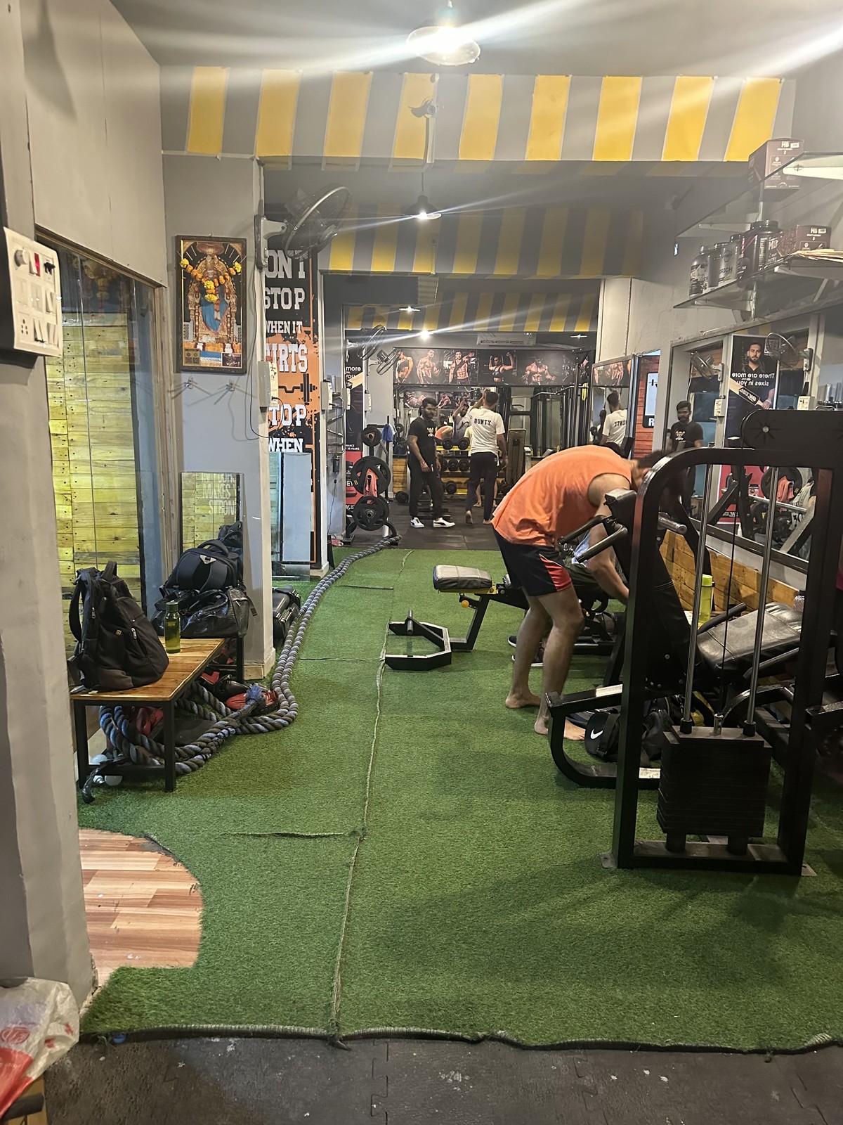 2 MORE FITNESS Dedicated Functional Turf Track & Battle Ropes