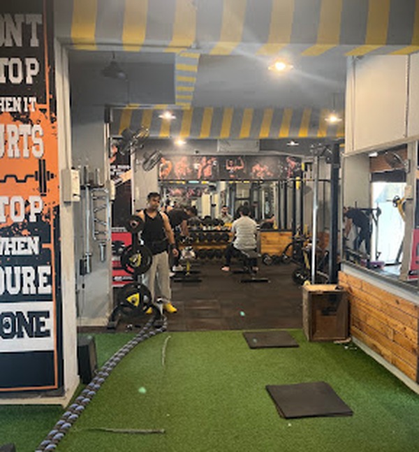 2 MORE FITNESS Conditioning Turf Track & Motivation Zone