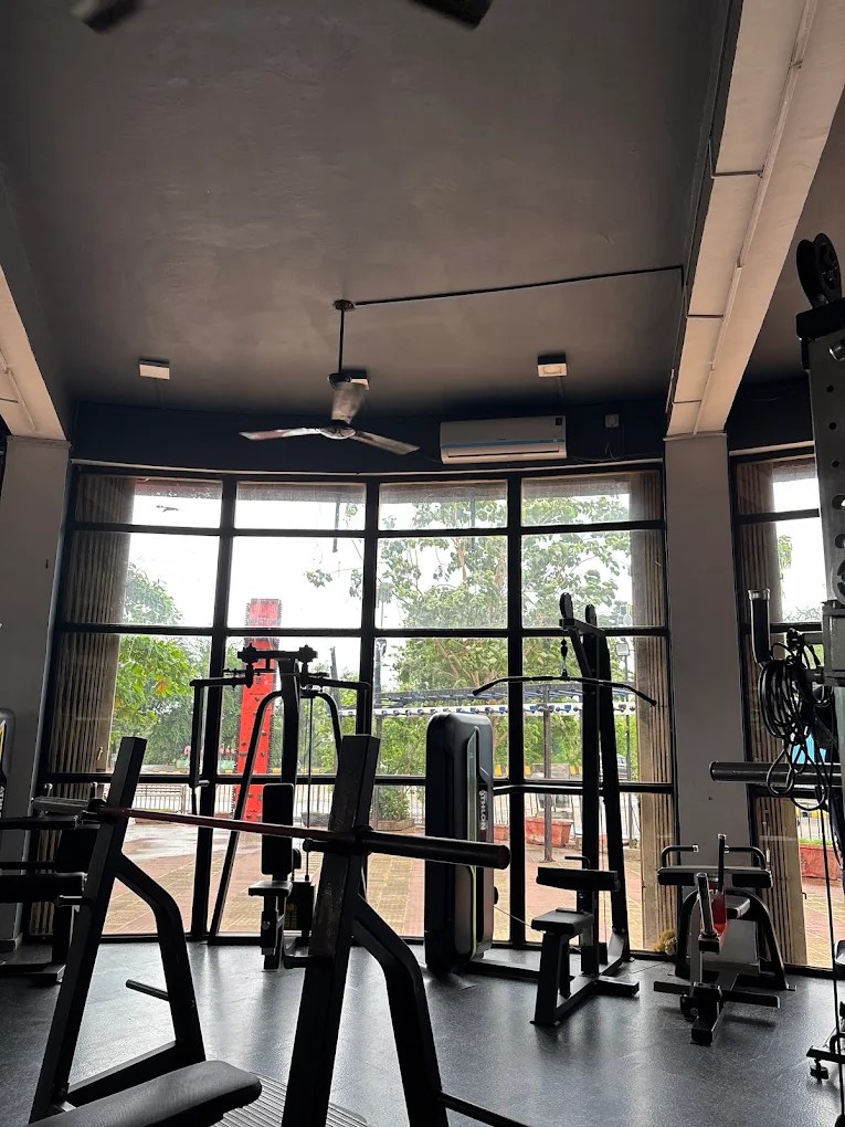 AESTHETIC ZONE Panoramic Glass Strength Bay & Cable Machinery