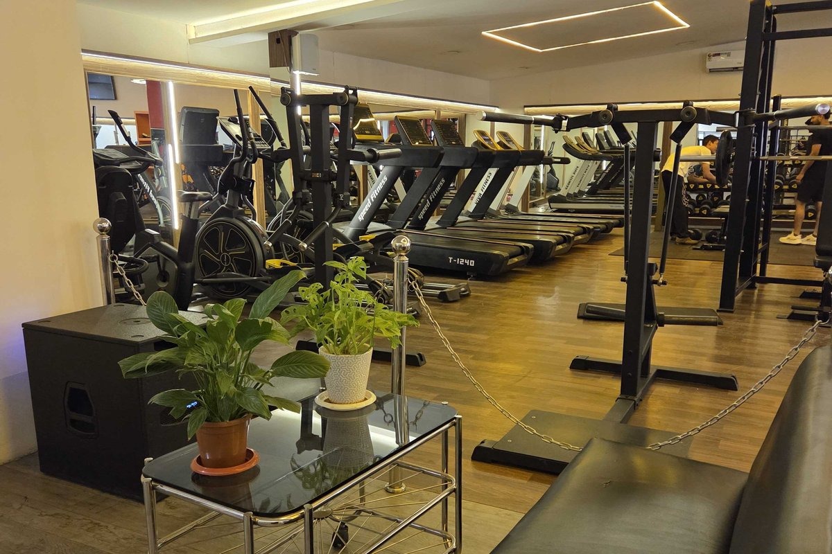 Reception Lounge Area and Speed Fitness Motorized Treadmills