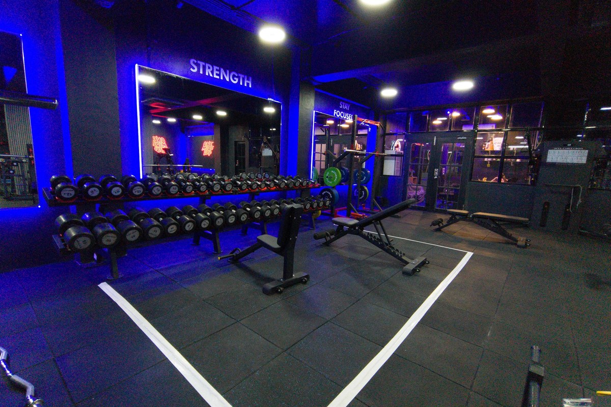 FIRST STEP FITNESS Heavy Free Weights & Neon Strength Floor