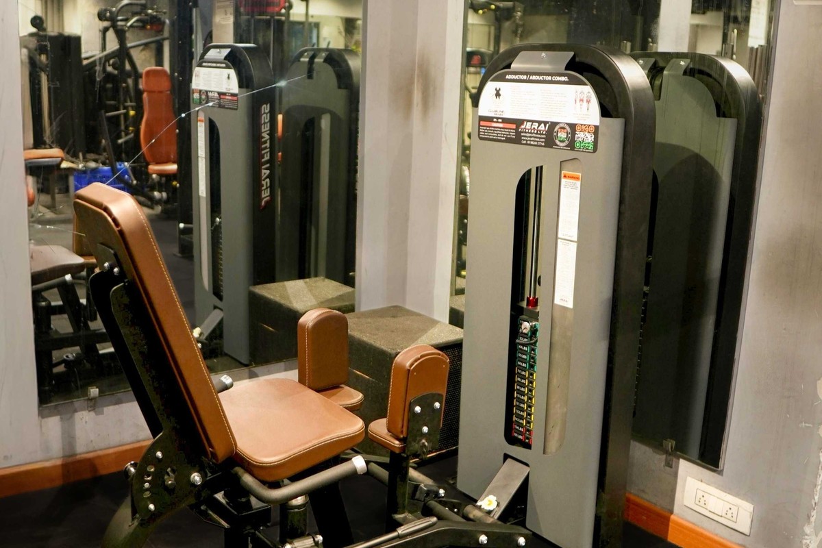 Jerai Adductor and Abductor Combo Resistance Machine