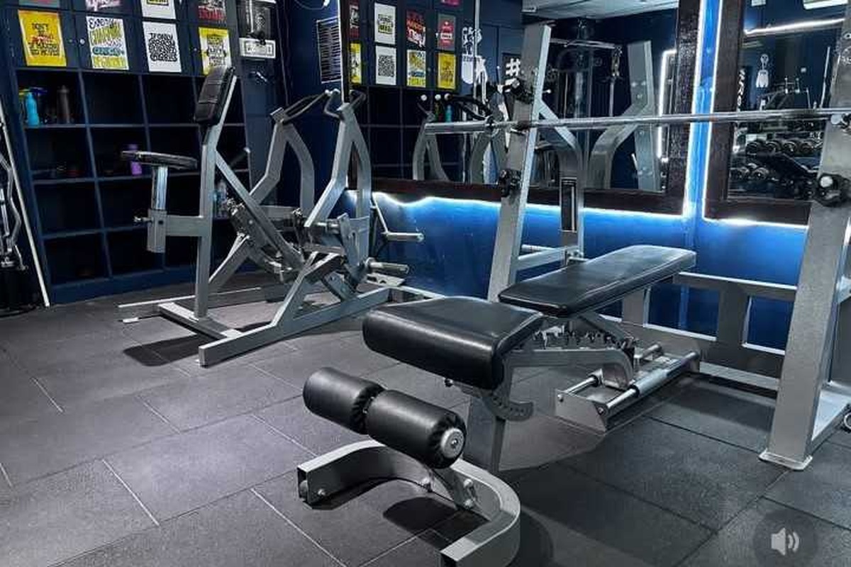 Fitness Temple Olympic Bench Press and Lockers
