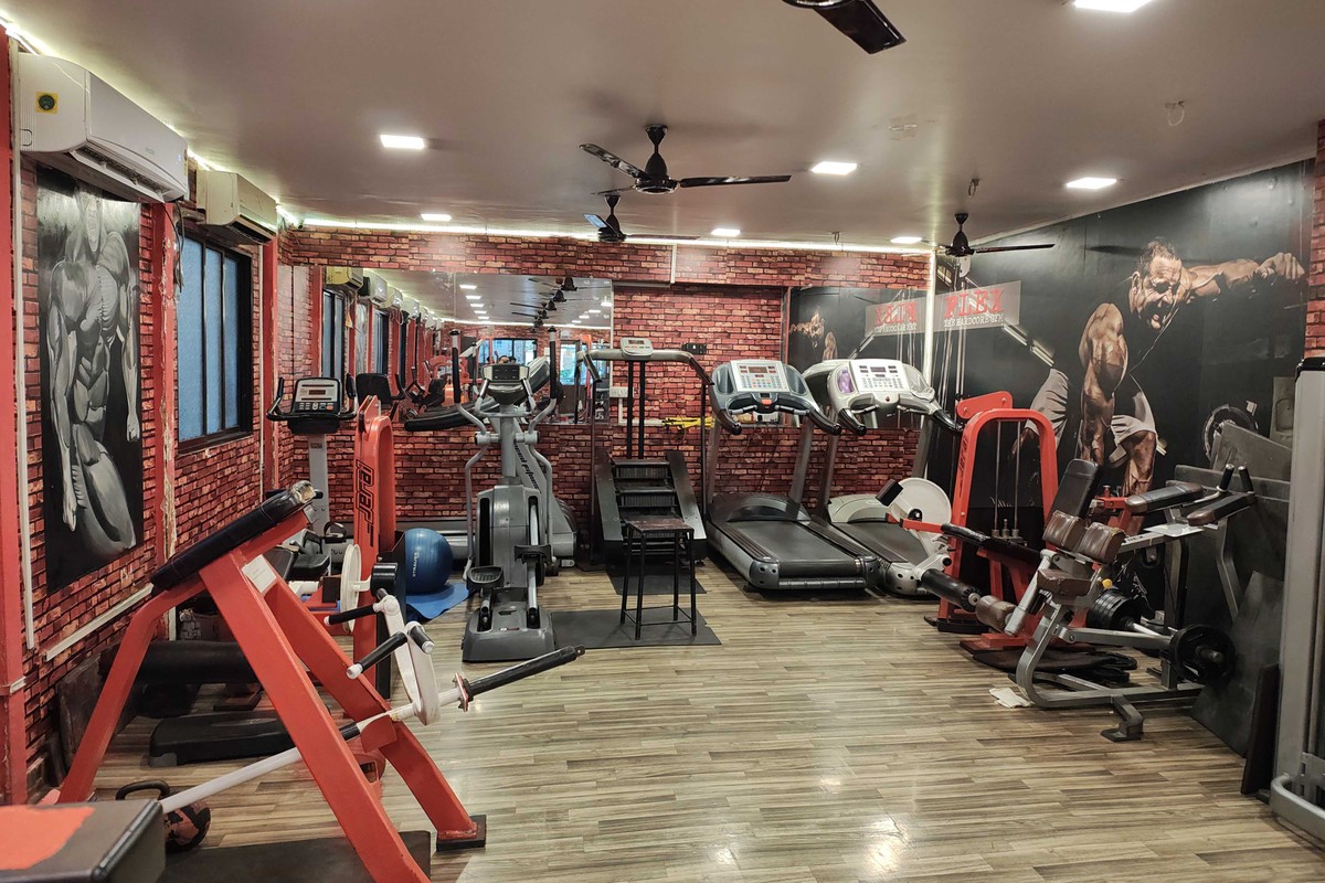 Dedicated Cardio Zone with Commercial Motorized Treadmills and Split AC