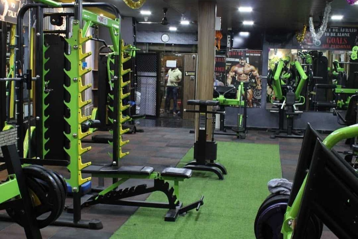 Olympic Squat Rack, Weight Plates and Central Functional Agility Turf