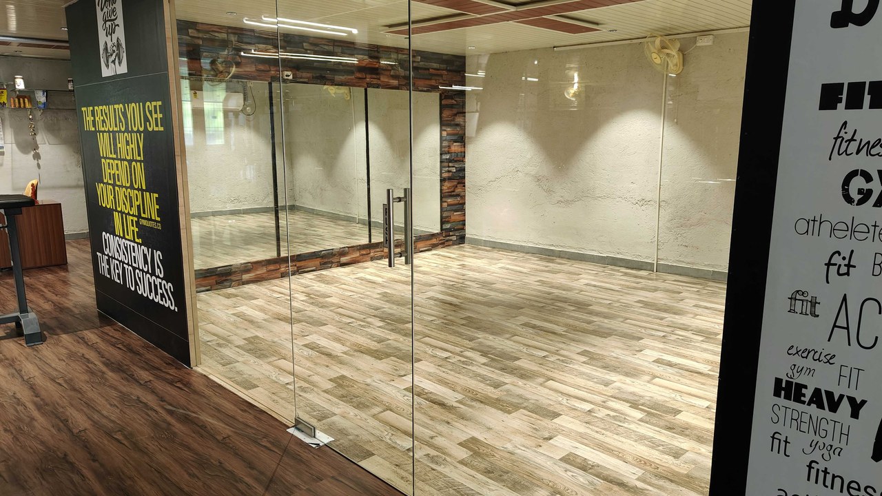 GROWTH FITNESS Enclosed Glass Meditation & Yoga Studio