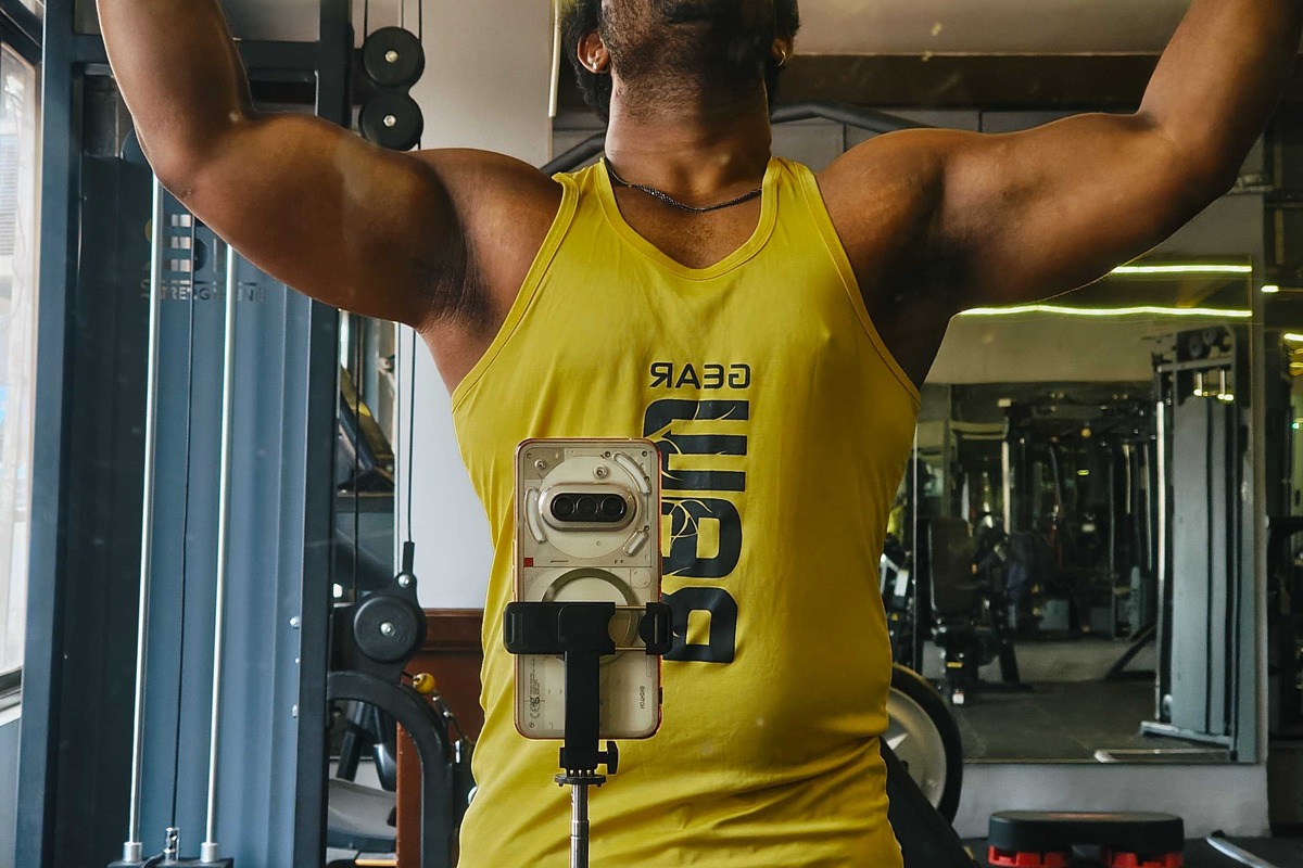 Dual Cable Pulley Station, Multi-Grip Pull-Up Bar and Weight Stack