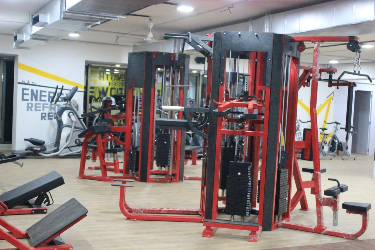 Commercial Multi-Station Selectorized Cable Tower with Lat Pulldowns