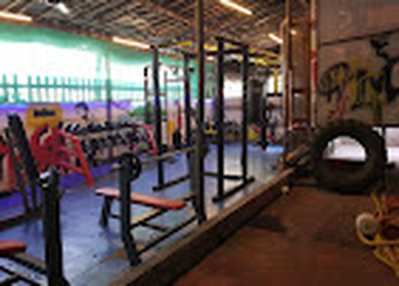 MEGA GYM Functional CrossFit Area with Power Rack & Tire