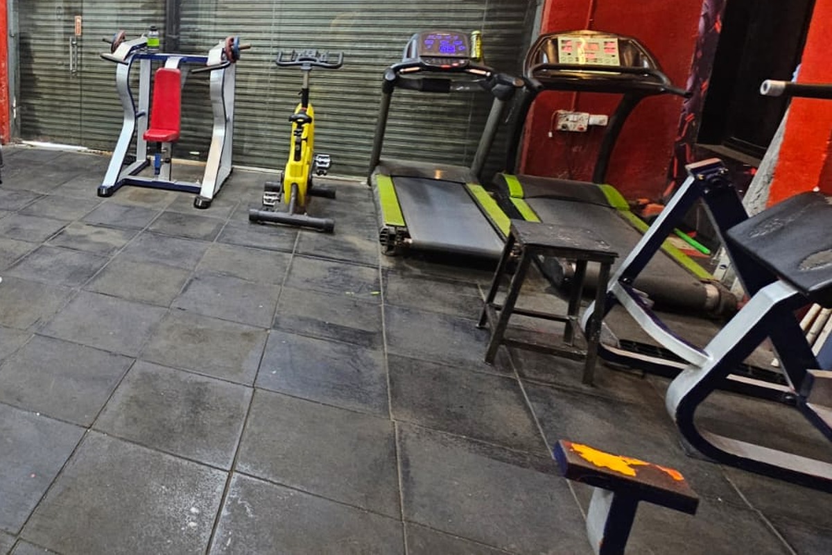 PJ FITNESS Cardio Treadmills & Spin Bike Section