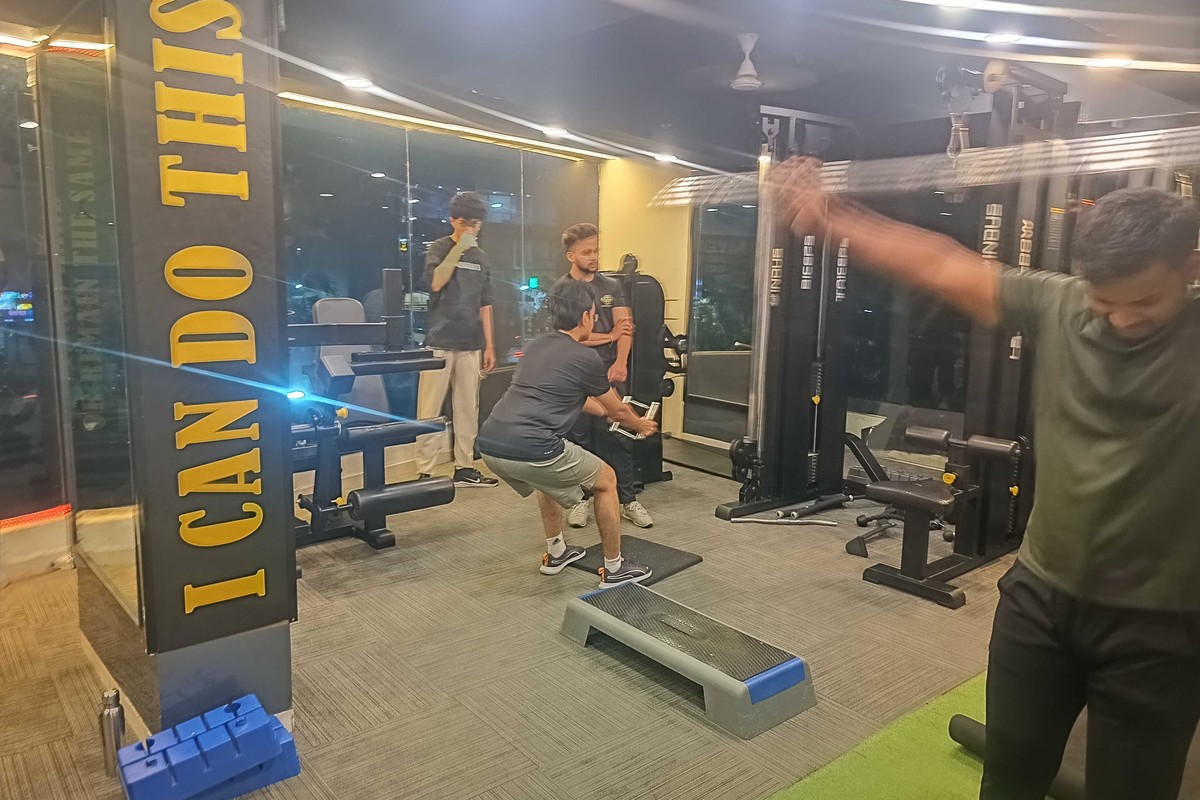 Cable Pulley Crossover Stations, Lat Pulldown and Personal Training