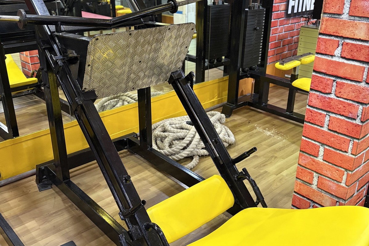 45-Degree Heavy Leg Press and Battle Ropes for HIIT