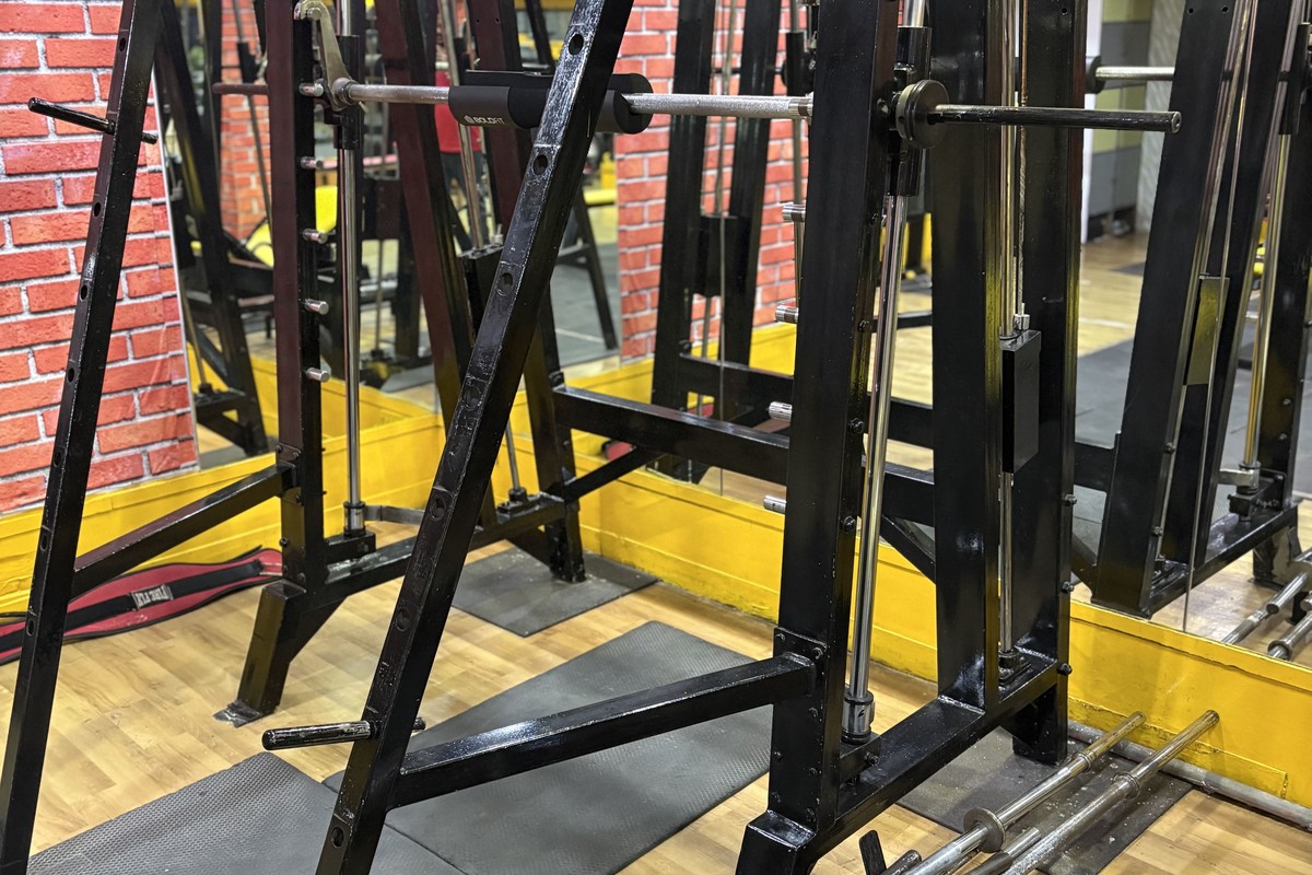 Commercial Smith Machine and Barbells Rack