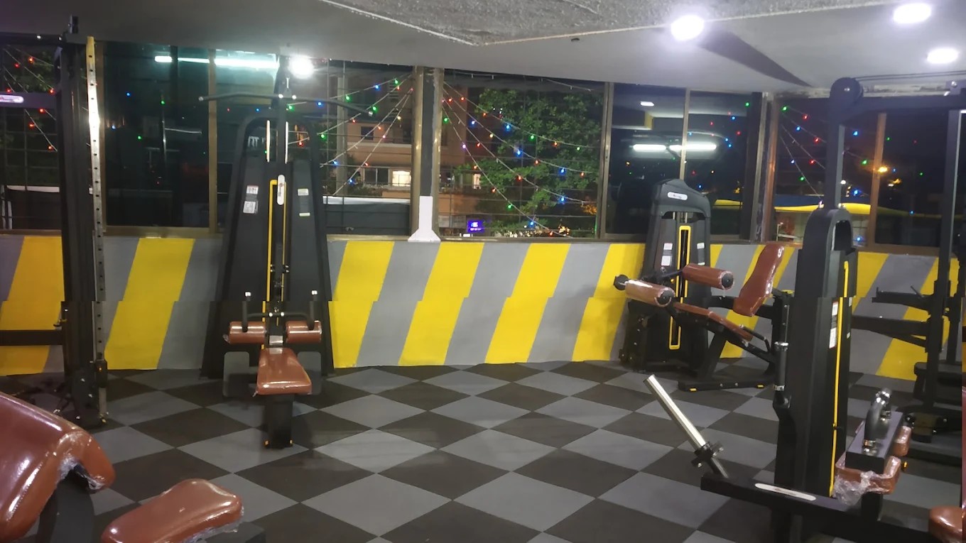 SK ZONE Functional Turf with Battle Ropes, Gym Balls & Foam Rollers