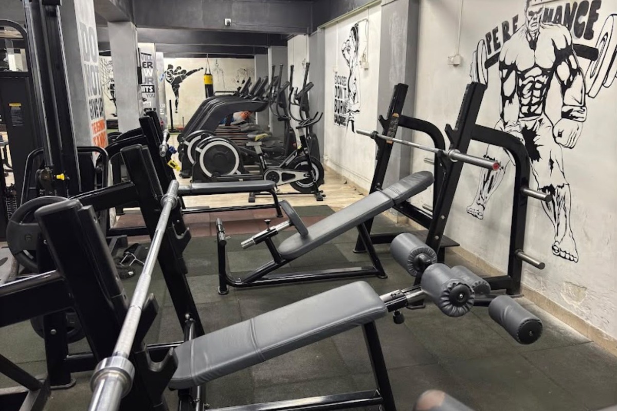 Olympic Incline Bench Press Stations with Performance Mural