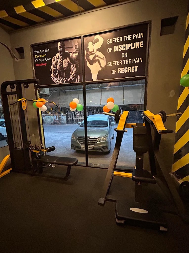 SS FITNESS WORLD Upper & Lower Body Selectorized Strength Stations