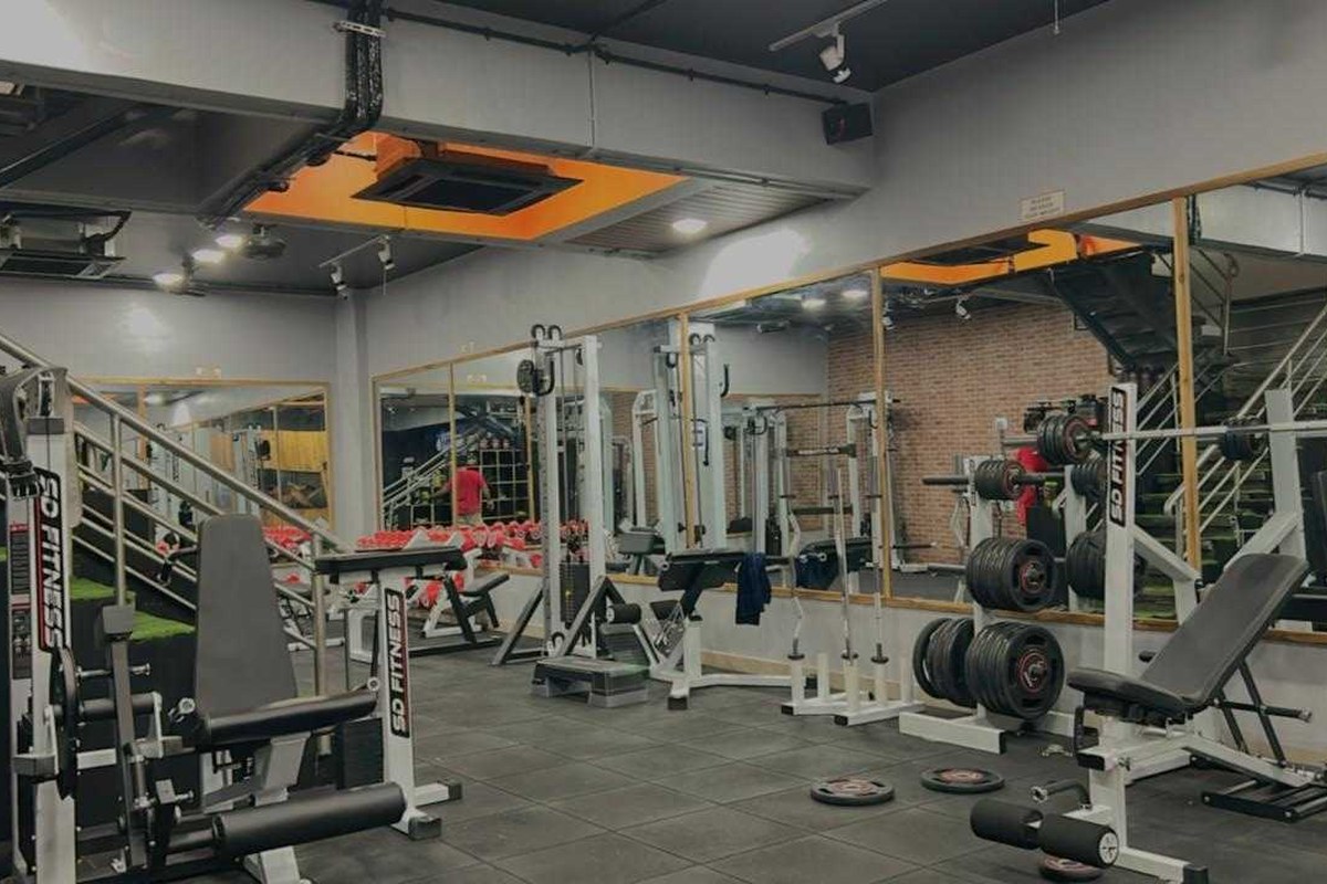 Spacious Mezzanine Level and Overhead Central Cassette Air Conditioning