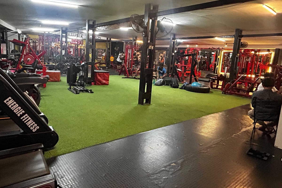 THE RAW GYM CrossFit and Functional Turf