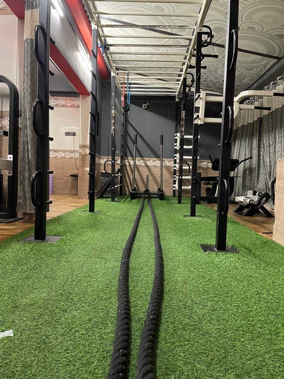 THIRD SPACE GYM Green Turf Agility Track, Monkey Bars & Sled