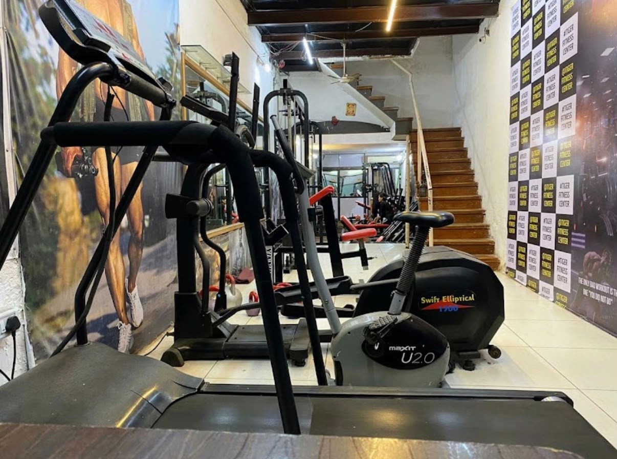 TIGER FITTNESS CENTRE Commercial Cardio Treadmills & Bikes Deck