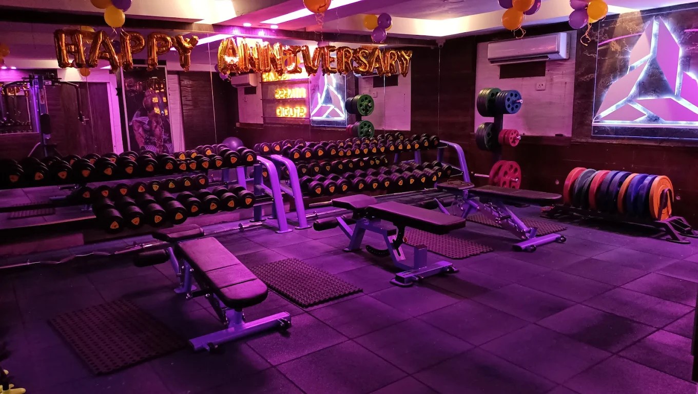 TRIANGULAR FITNESS STUDIO