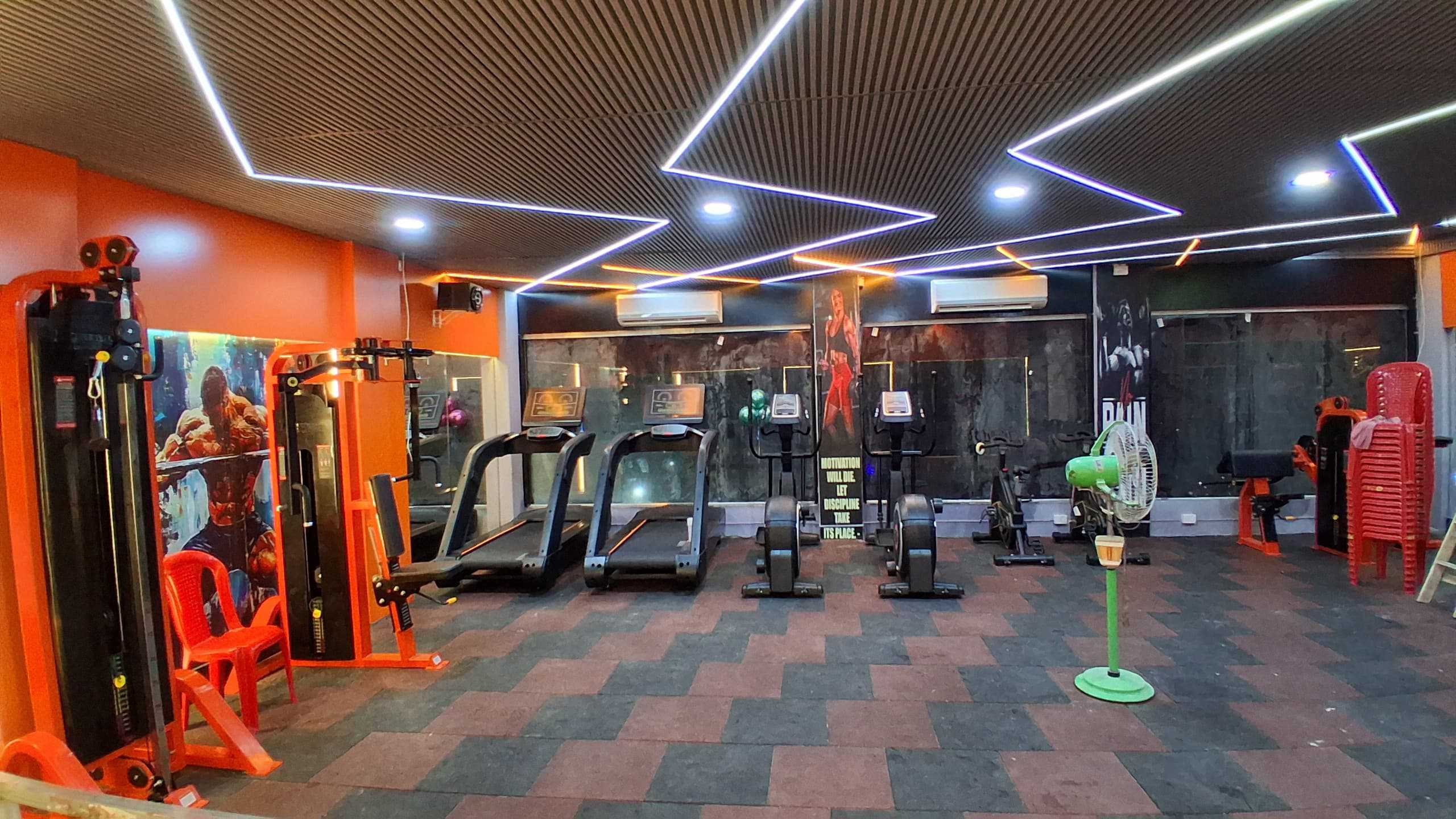 UNICORN FITNESS Treadmills & Cardio Deck with Hexagonal Lighting