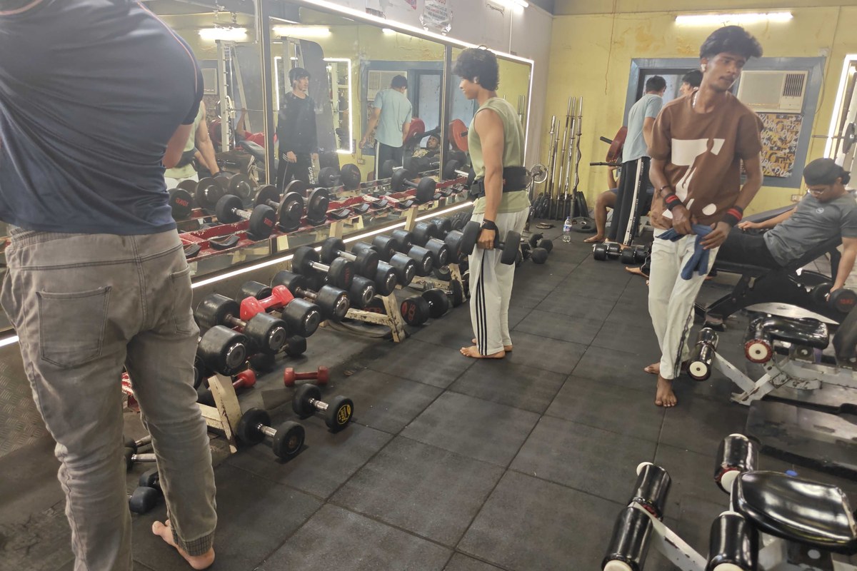 Heavy Free Weights Dumbbell Bay with Backlit Mirrors